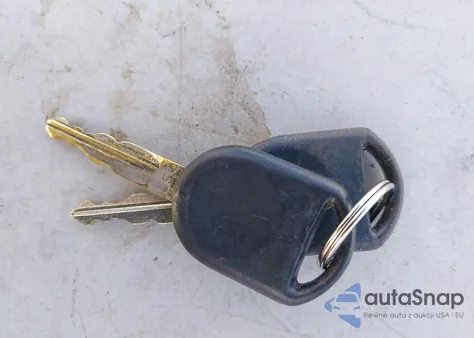 2004 Ford F-150 Stx/Xl/Xlt z USA, uszkodzony, nr VIN 1FTRX12W34NB47397